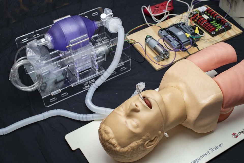 تقوم MIT بإنشاء جهاز تهوية طبي قادر على تخفيف أزمات الجهاز التنفسي 2