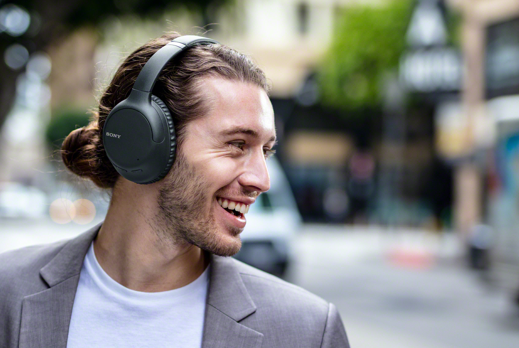 Sony lança novo fone com cancelamento de ruído por US$ 200