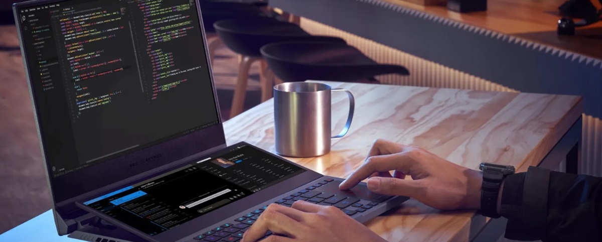 Imagem de: ROG Zephyrus Duo 15: novo notebook gamer tem 'meia tela' extra