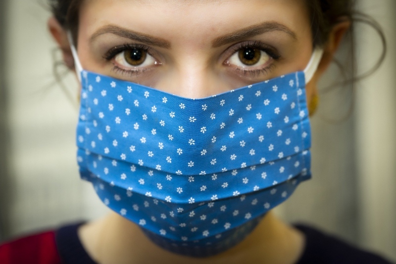Organização Mundial da Saúde recomenda o uso de máscara por toda a população