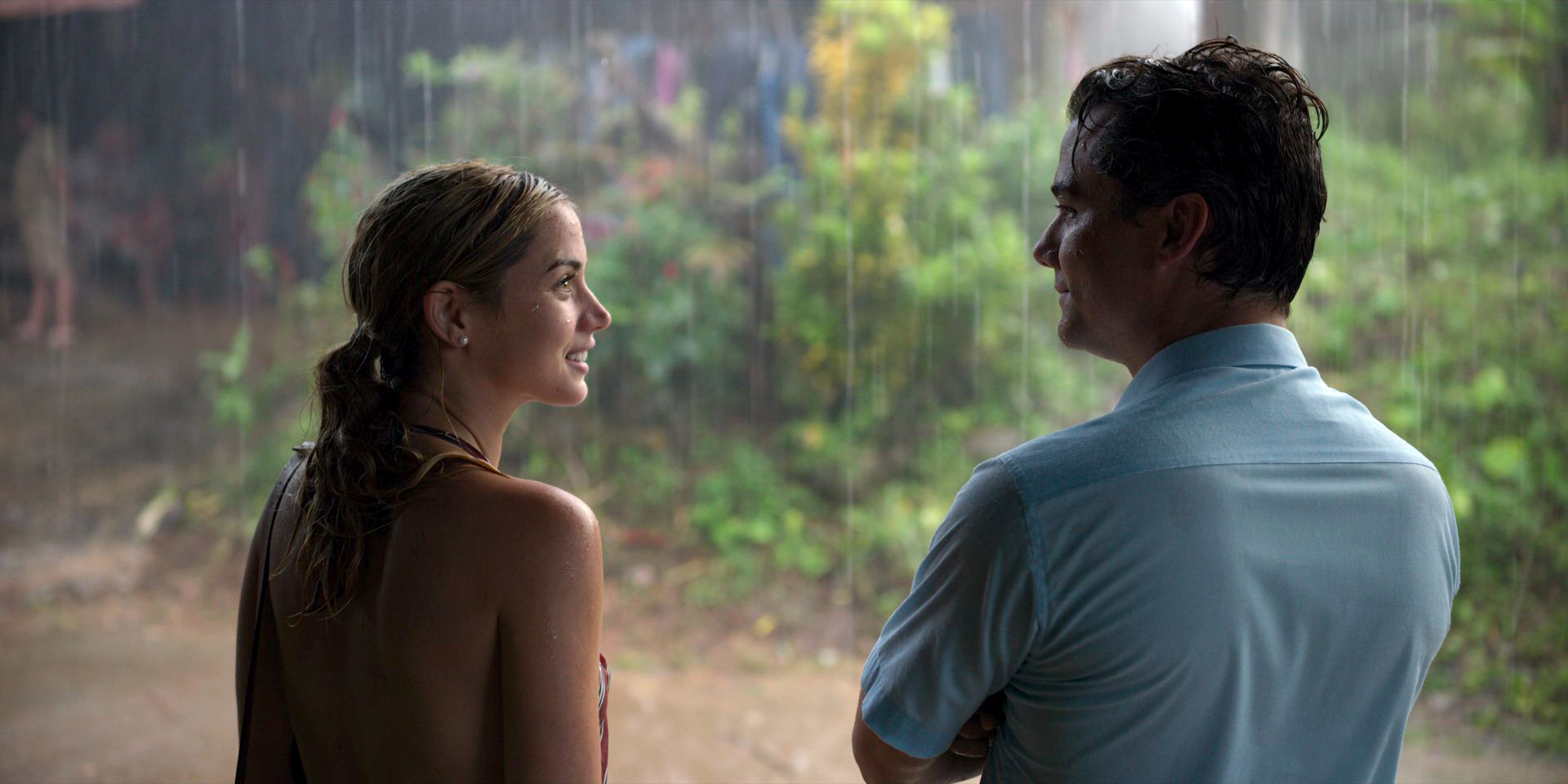 Ana de Armas e Wagner Moura em Sergio