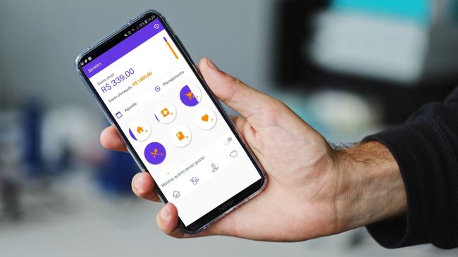 O app Julius auxilia na gestão financeira, de forma simples.