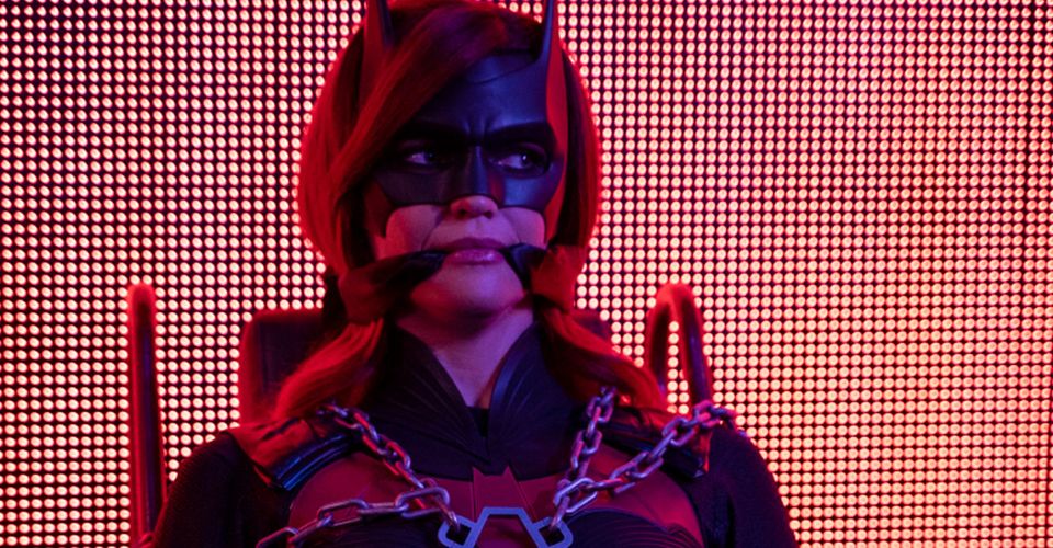 Após um bom tempo de espera, próxima missão da Batwoman vai ser complicada