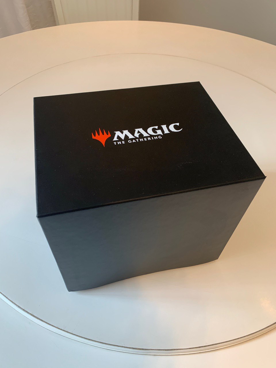 Magic físico: Ikoria estreia com novas mecânicas, 274 cards e Godzilla