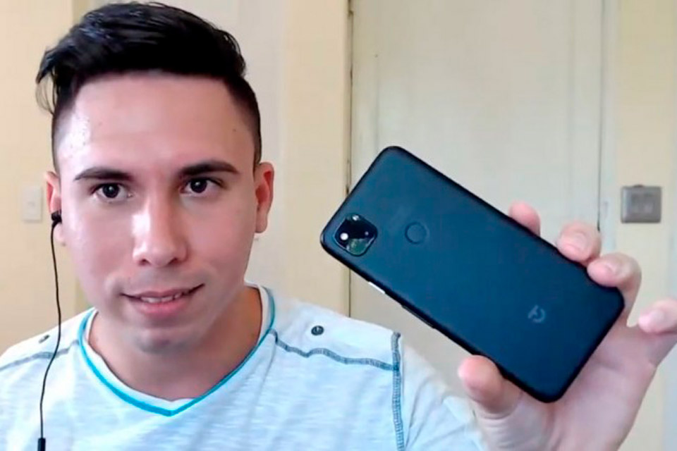 Imagem de: Youtuber mostra protótipo do Pixel 4a durante live 