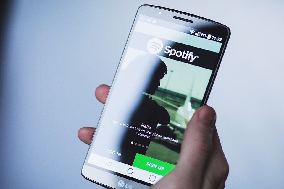 Spotify agora mostra letras de músicas em tempo real no Brasil