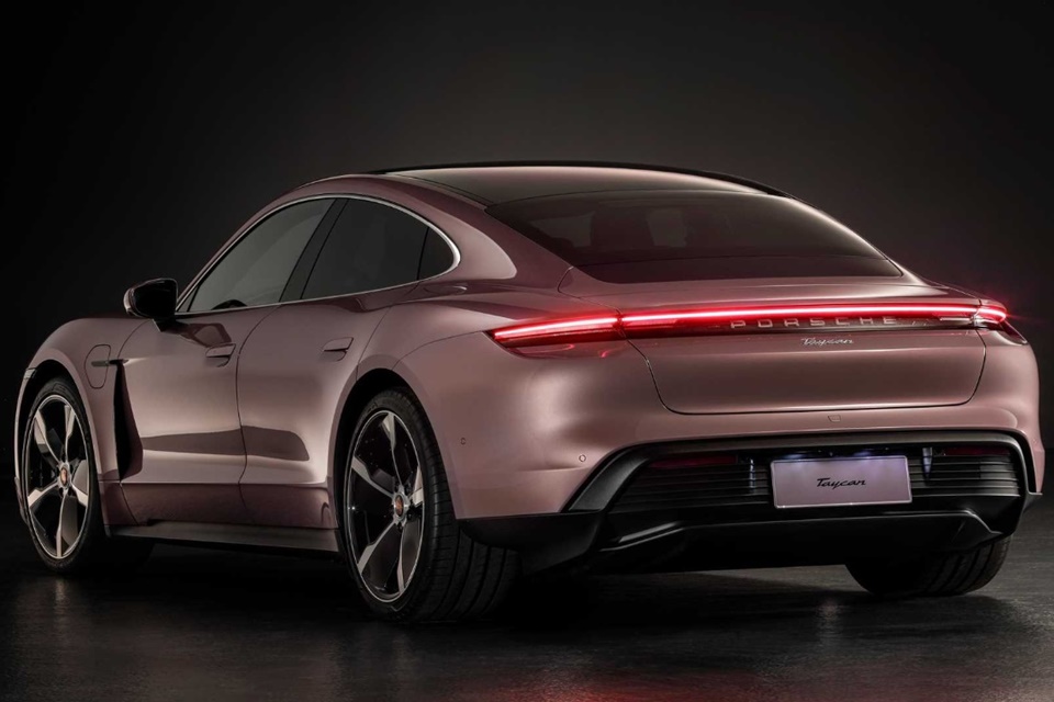 Porsche lança 'Taycan mais acessível' para concorrer com Teslas