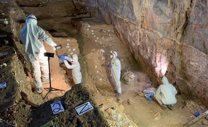 Arqueólogos procuram outros traços da presença humana na caverna de Chiquihuite