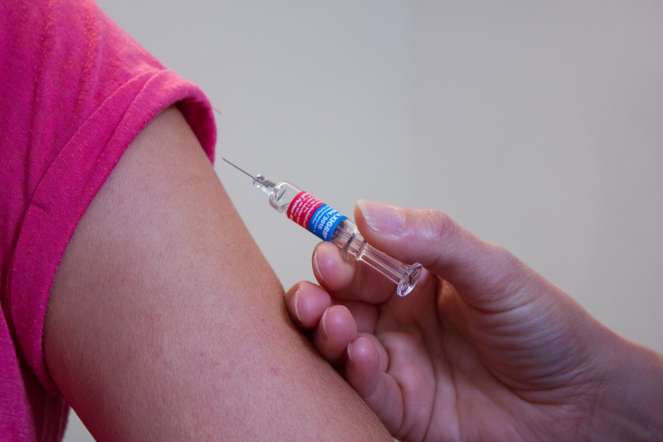 OMS diz que vacinas contra covid-19 podem não ser tão eficazes