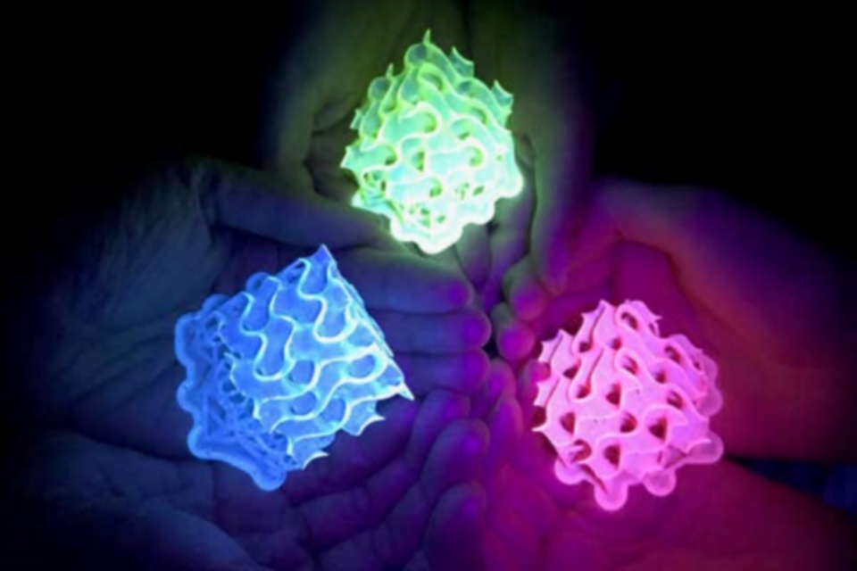 Impressão 3D possibilita criação de objetos 100% fluorescentes