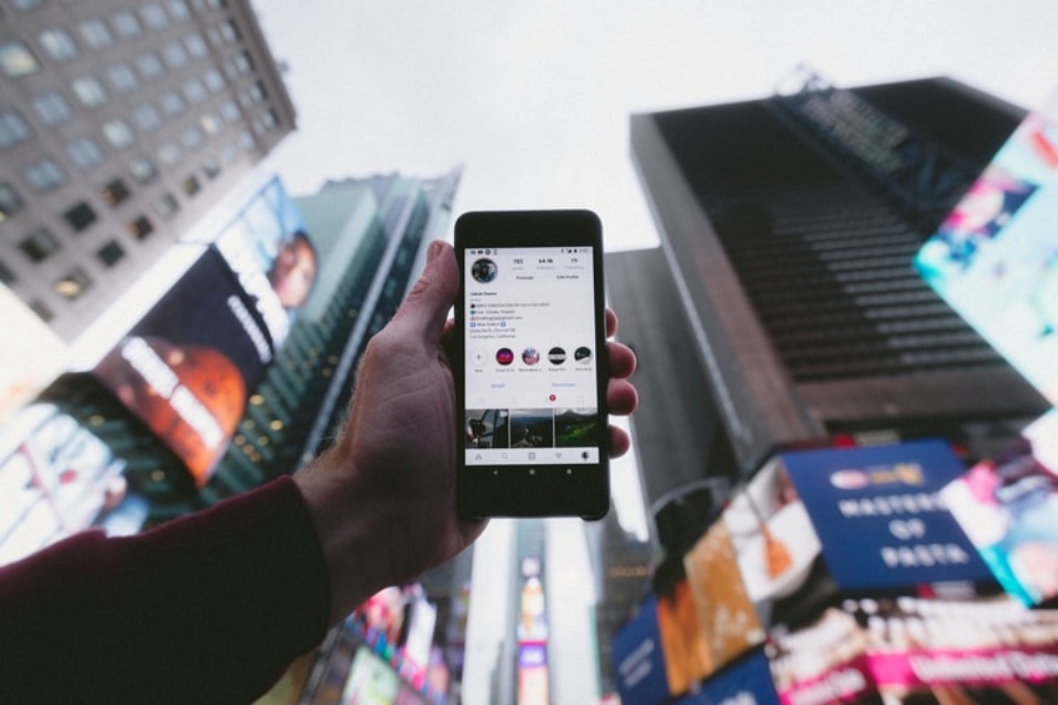 Instagram é acusado de coletar dados biométricos ilegalmente