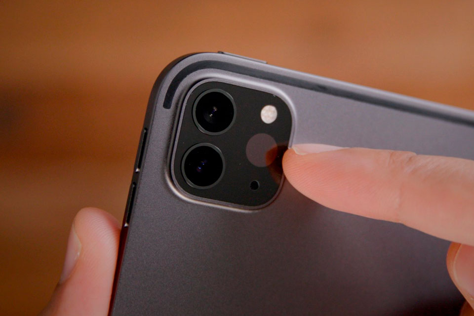 Imagem de: iPhone 12 Pro: suposta traseira mostra três câmeras e LiDAR