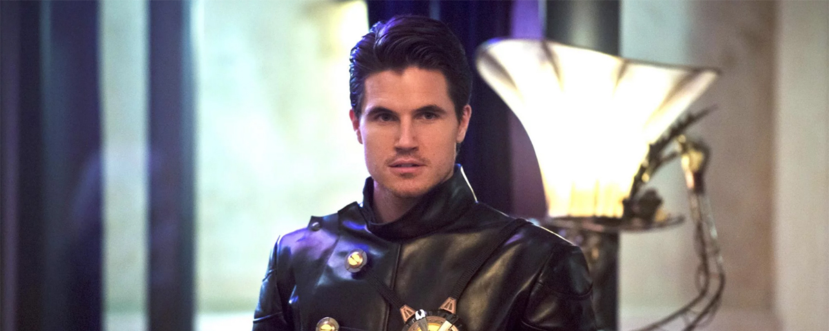 Imagem de: Robbie Amell se diz aberto para voltar ao Arrowverse como Firestorm