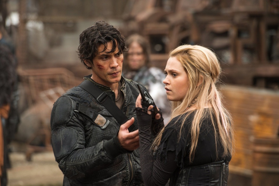 Showrunner de The 100 fala sobre morte chocante no episódio 7x13