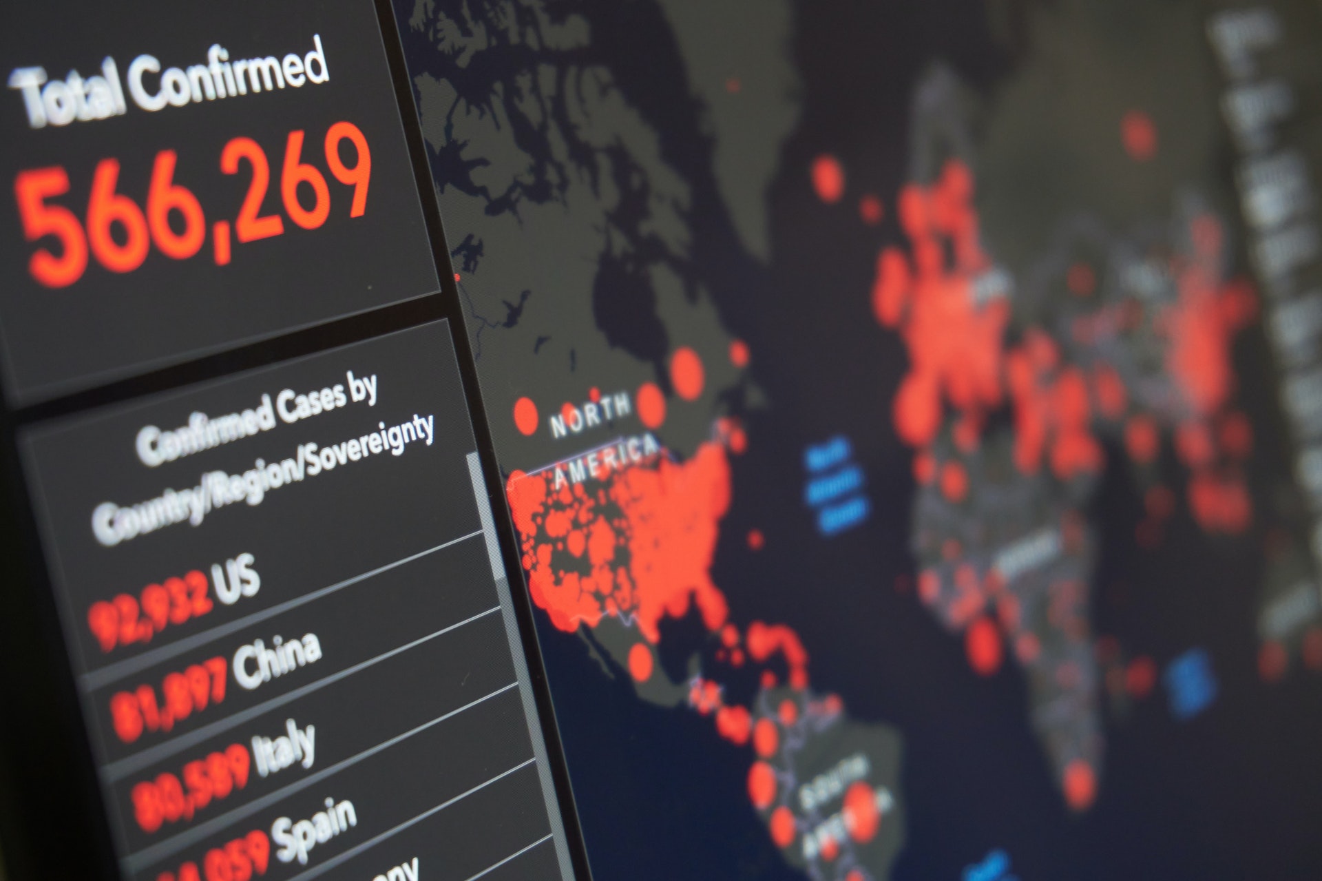 Instituições recorrem ao uso de Inteligência Artificial (IA) para obter dados relevantes ao combate à pandemia. (Fonte: Pexels)