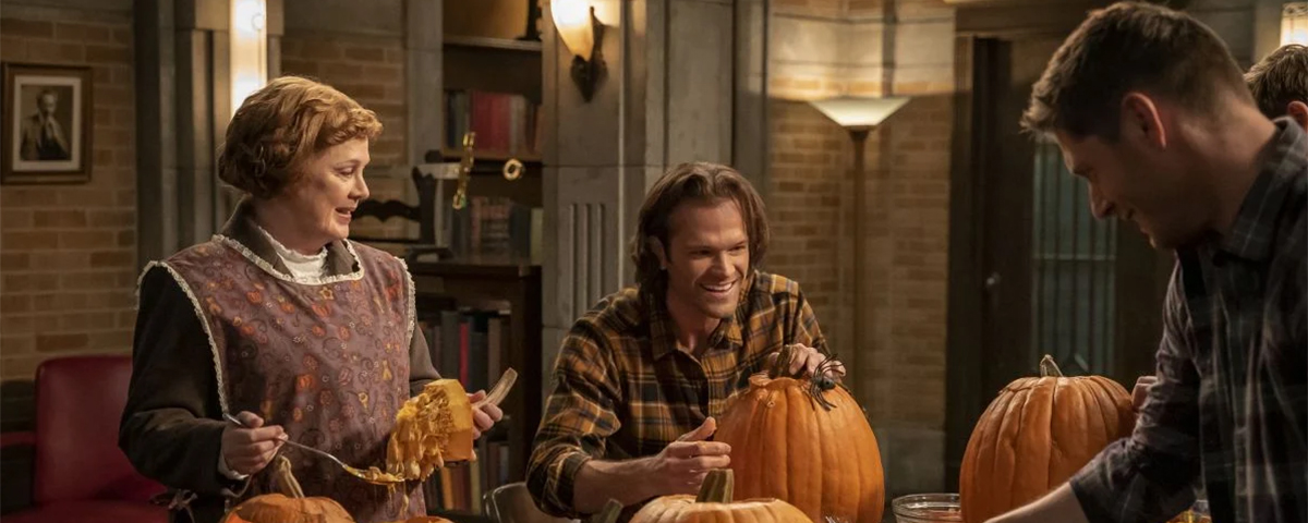 Imagem de: Sam e Dean comemoram o Halloween em fotos da 15ª temporada de Supernatural