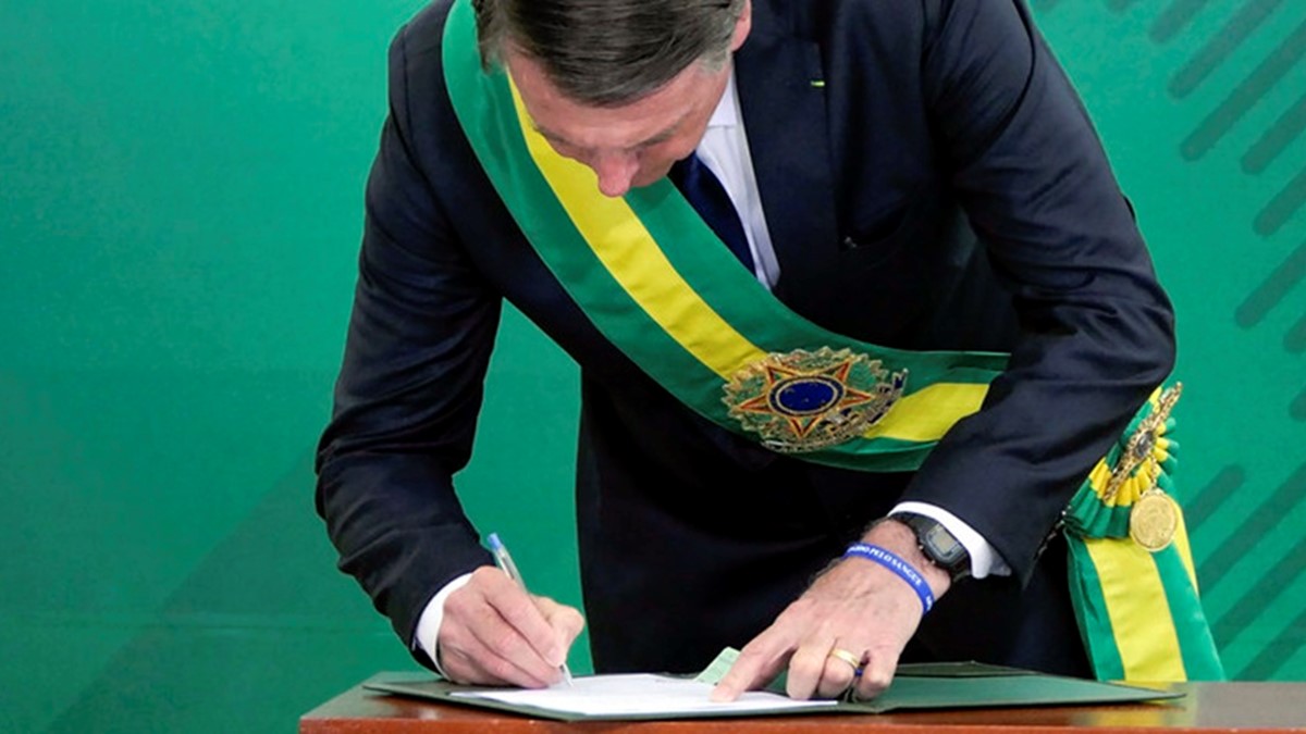 Sancionada por Bolsonaro, LGPD entra em vigor hoje (18)