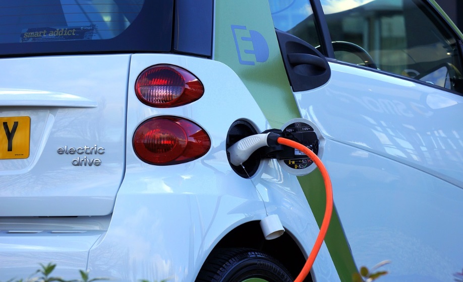 Reino Unido: carros a gasolina serão banidos em 2030