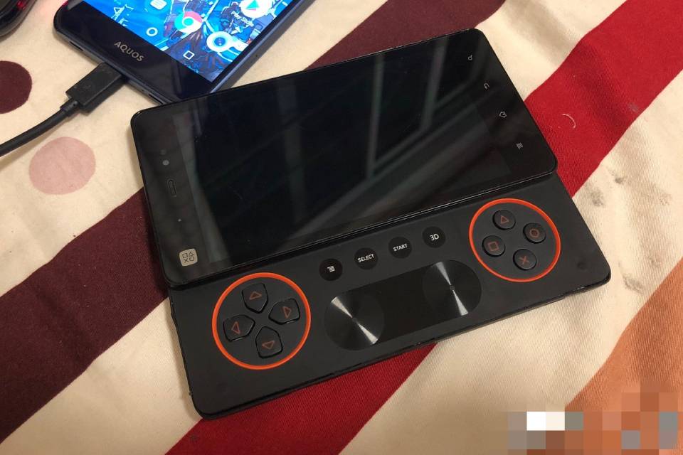 Sony Xperia Play 2: suposto protótipo aparece em imagens