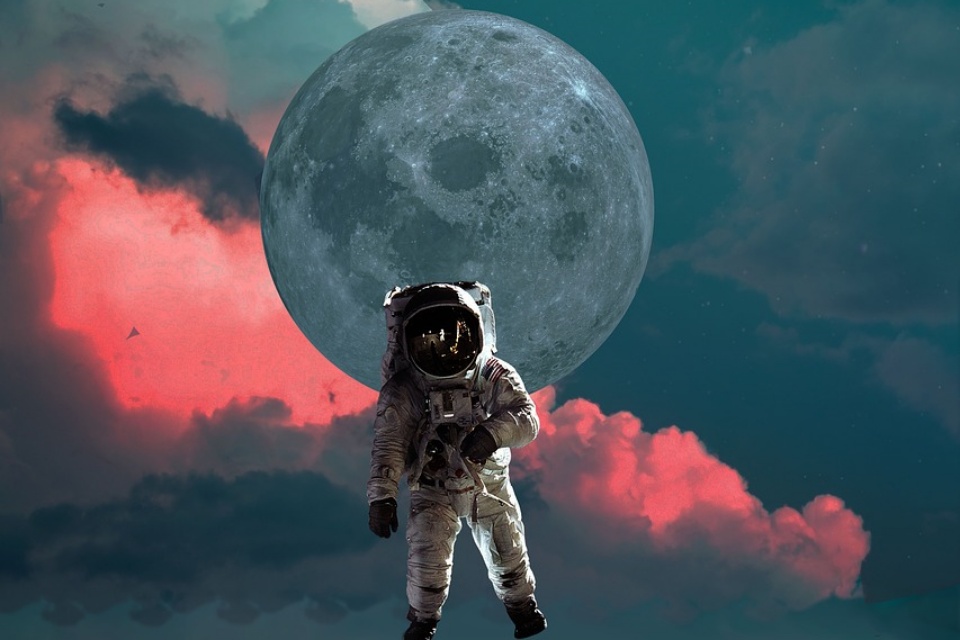 NASA deve enviar primeira mulher ao solo da Lua em 2024