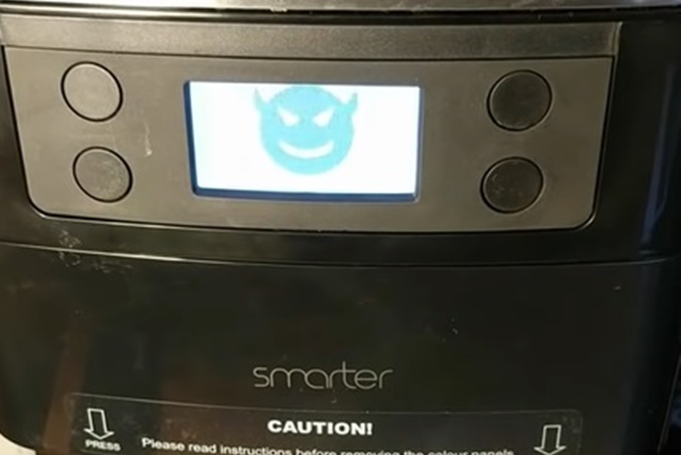 Imagem de: Café com 'vírus'? Pesquisador instala ransomware em cafeteira