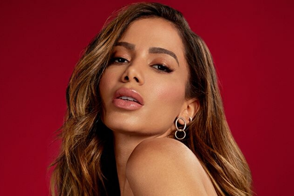 FIFA 21: Anitta ganha seu próprio uniforme dentro do game ...