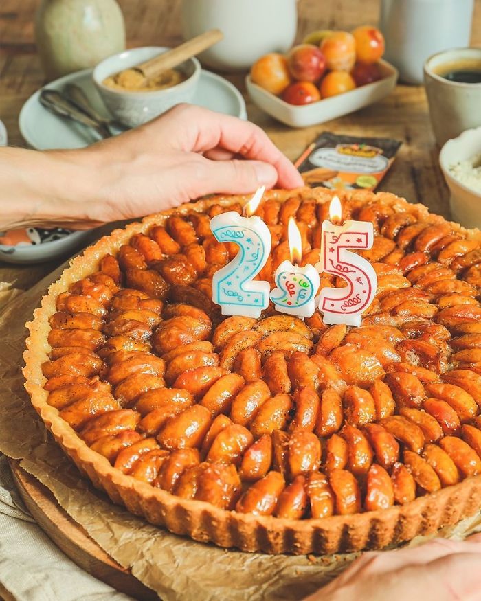 A vela de meio-aniversário oficializa qualquer desculpa para celebrar (Fonte: Vahinedesserts/reprodução)