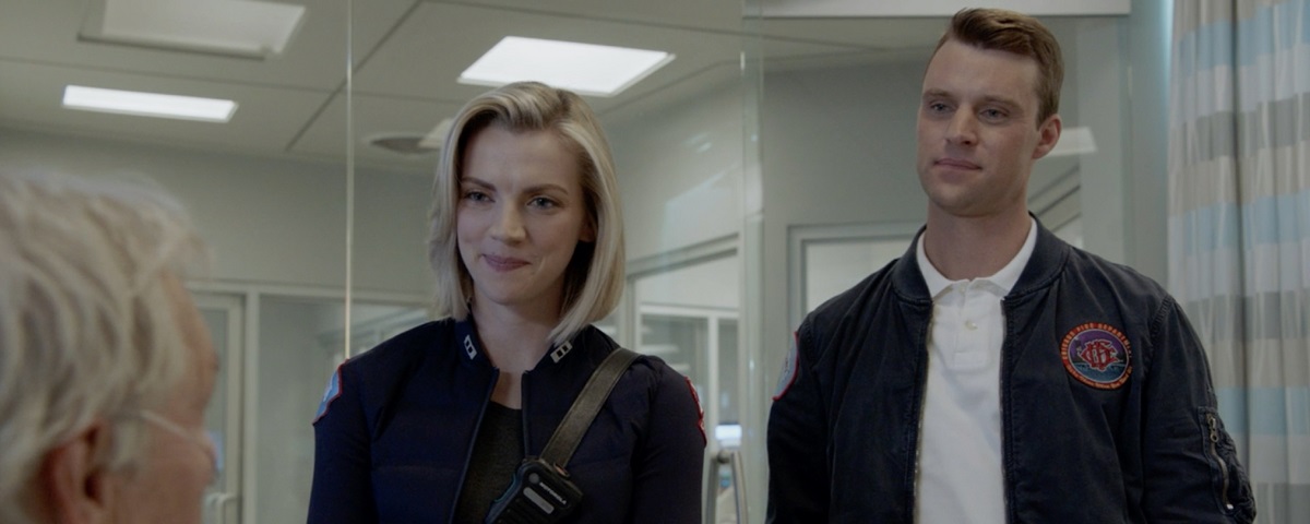 Imagem de: Chicago Fire: romance entre Brett e Casey pode acontecer na 9ª temporada