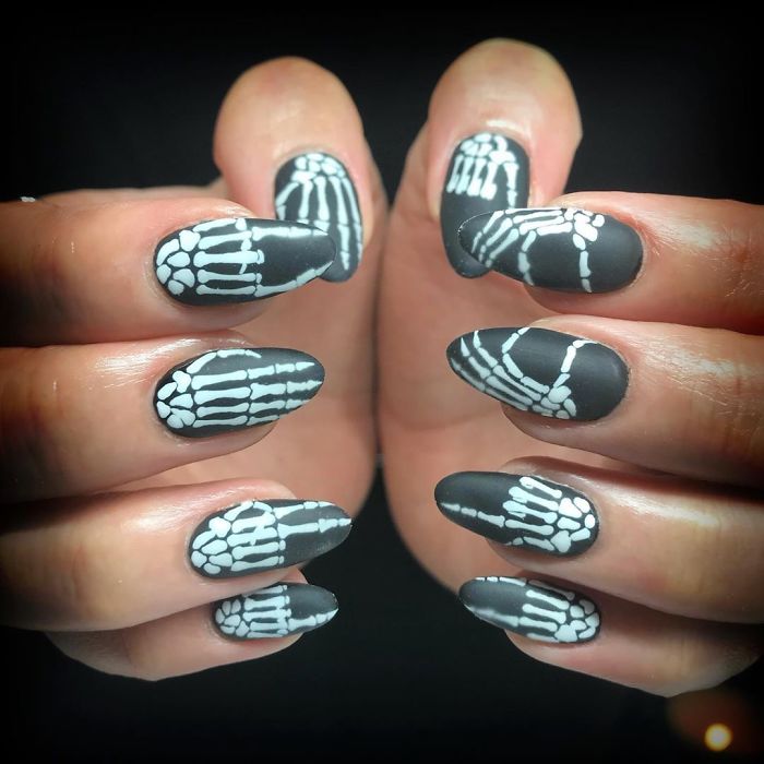 (Fonte: theenailwitch/Instagram/Reprodução)