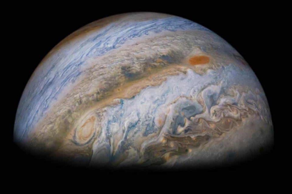 NASA detecta flashes de luz estranhos na atmosfera de Júpiter
