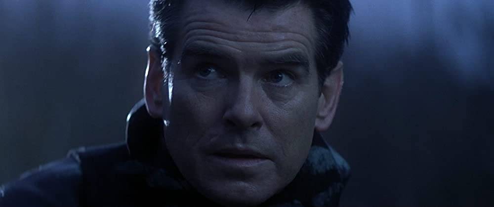 James Bond, interpretado por Pierce Brosnan. (Fonte: Danjaq, LLC, United Artists Corporation, Columbia Pictures Industries, Inc.)