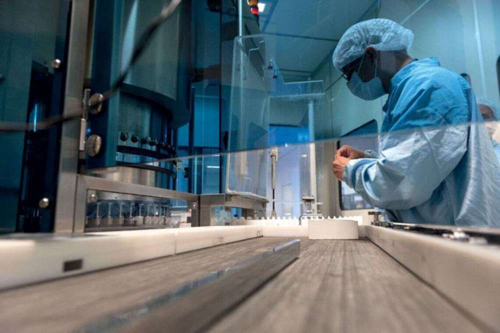 O Instituto Butantan é o responsável por produzir doses da CoronaVac no Brasil.