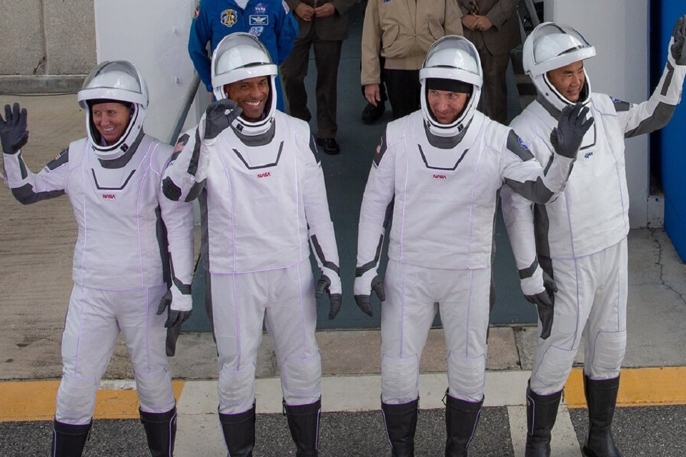 SpaceX promove lançamento de cápsula tripulada rumo à Estação Internacional