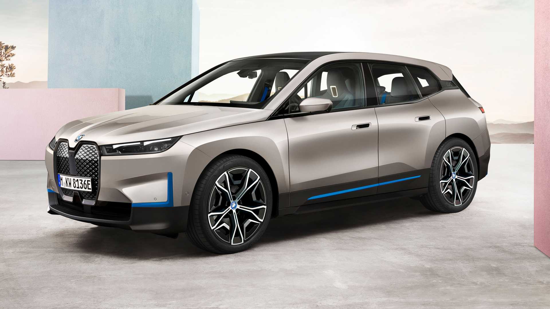 Novo BMW iX, veículo elétrico da marca, chega ao mercado em 2021
