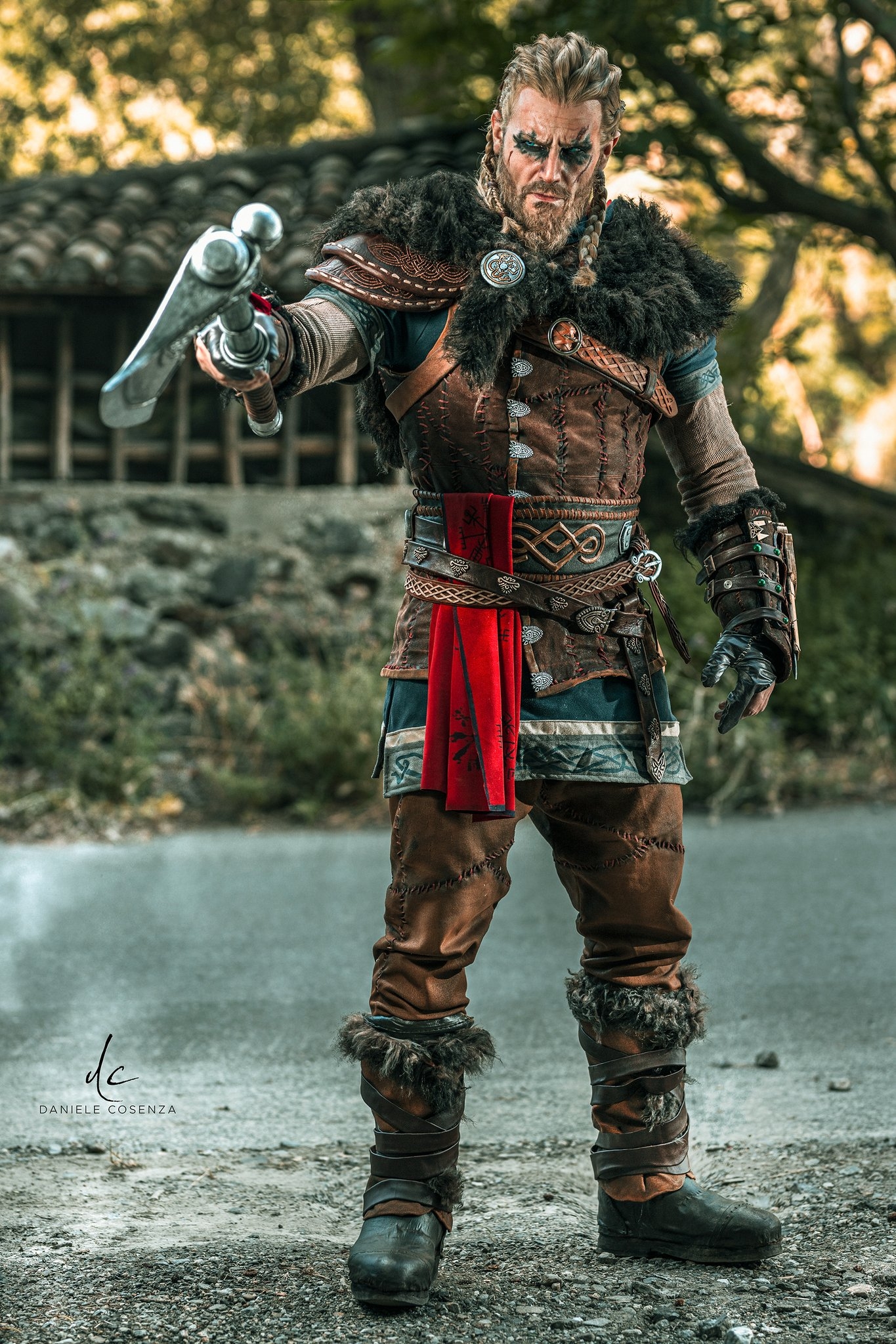 Assassin's Creed Valhalla fã cria cosplay incrível de Eivor Voxel