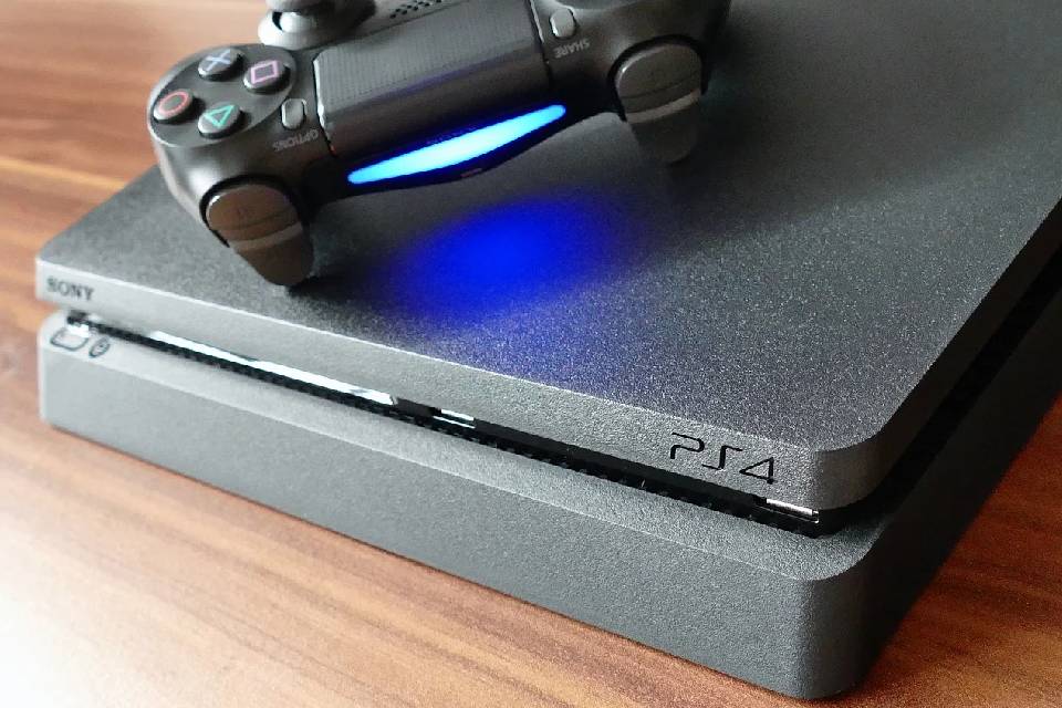 Imagem de: Com a chegada do PS5, ainda vale a pena comprar o PlayStation 4? 