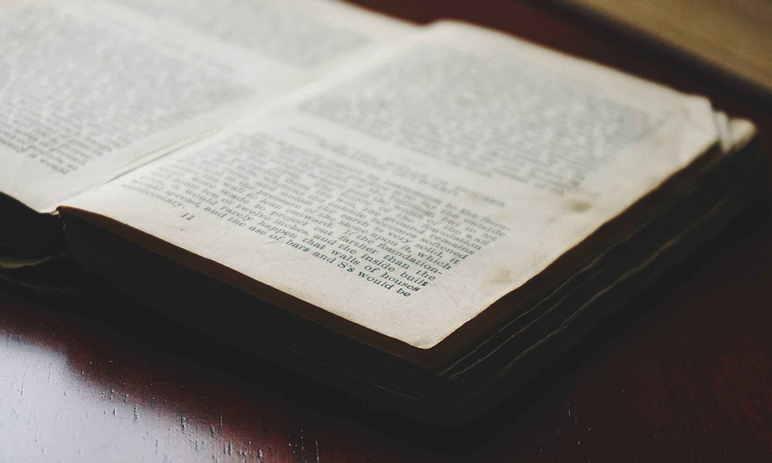 Será que há alguém que não adore o cheiro de livros novos?