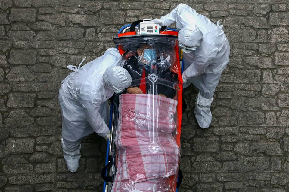 Um ano de pandemia: covid-19 expôs o melhor e o pior do mundo