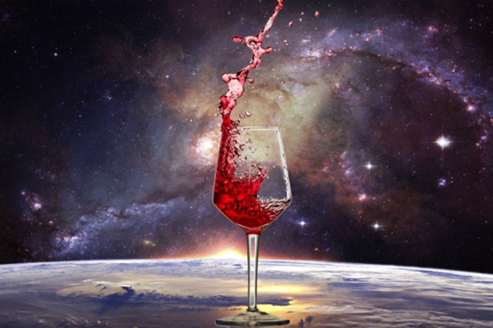 Garrafas de vinho envelhecido na ISS são trazidas pela SpaceX Dragon