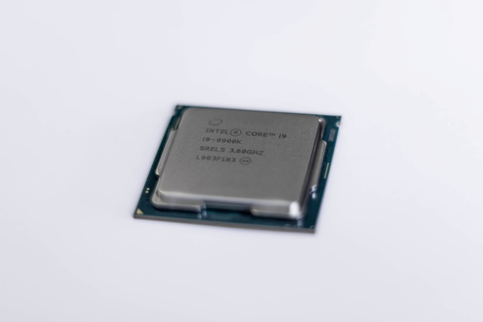 Novo CEO quer Intel de volta ao topo na fabricação de chips
