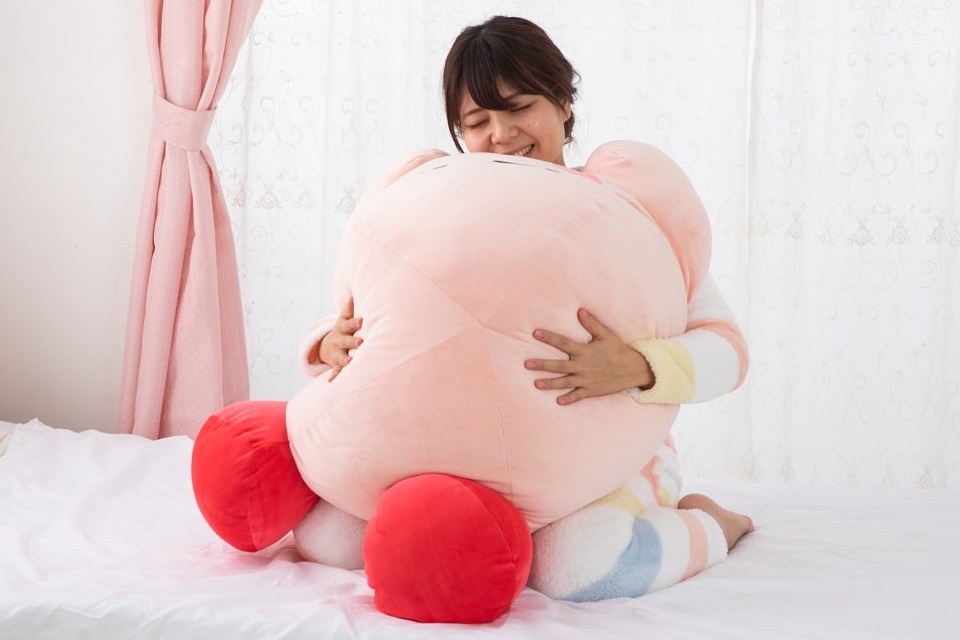 Pelúcia gigante de Kirby vai encher sua vida de fofura e atenção