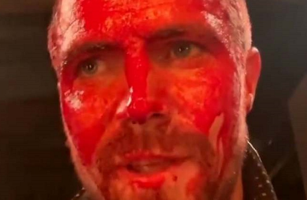 Heels: Stephen Amell aparece cheio de sangue em vídeo da série; veja!