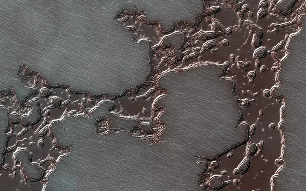 Dióxido de carbono congelado derretido para mostrar camadas de gelo de água congelada em Marte (Fonte: NASA/Divulgação)