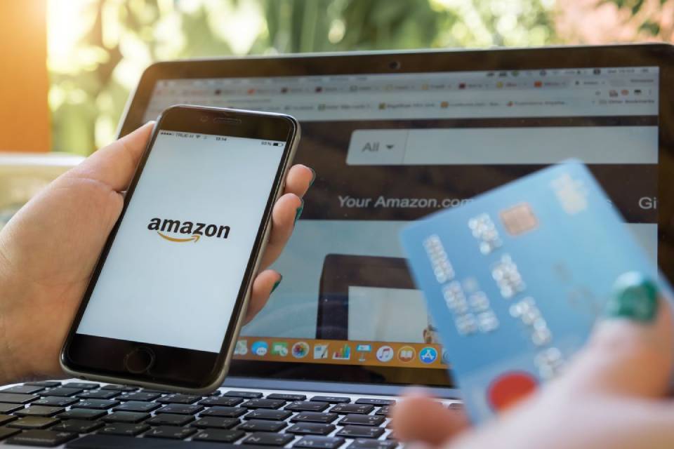 Amazon contrata desenvolvedores para lançamento de moeda digital