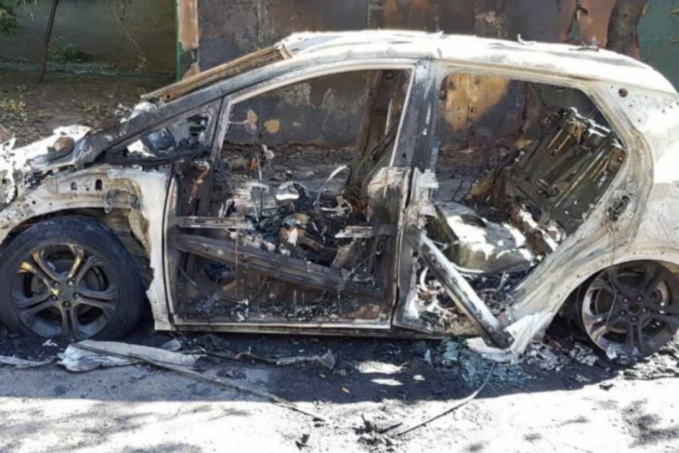 Chevrolet Bolt ganhará update de software para evitar incêndios