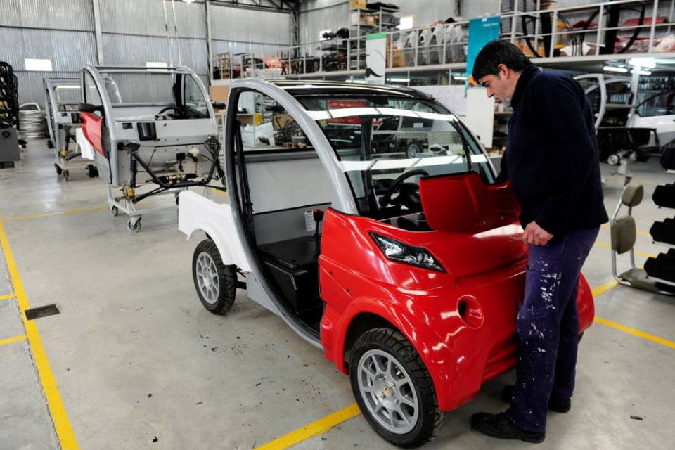 Movi Electric inicia produção de mini carros elétricos no Paraná