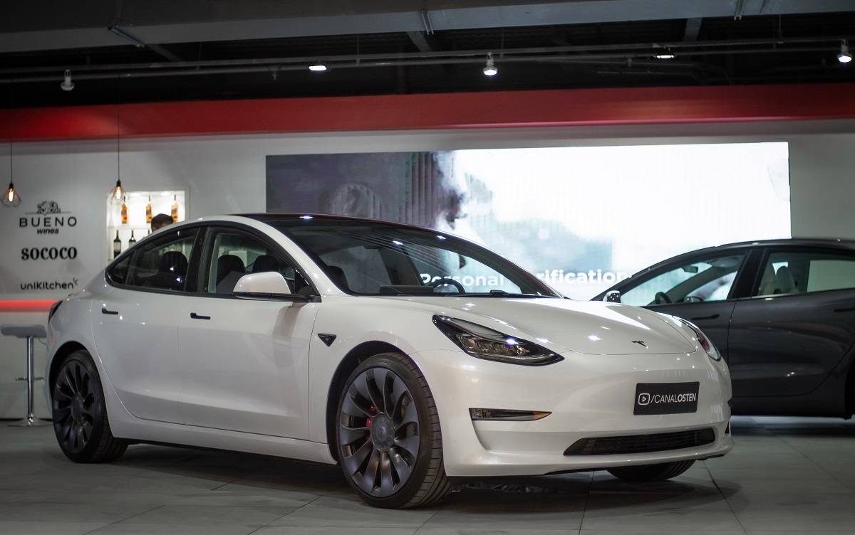 Por assinatura, Teslas chegam ao Brasil por R$ 15.960 ao mês - TecMundo