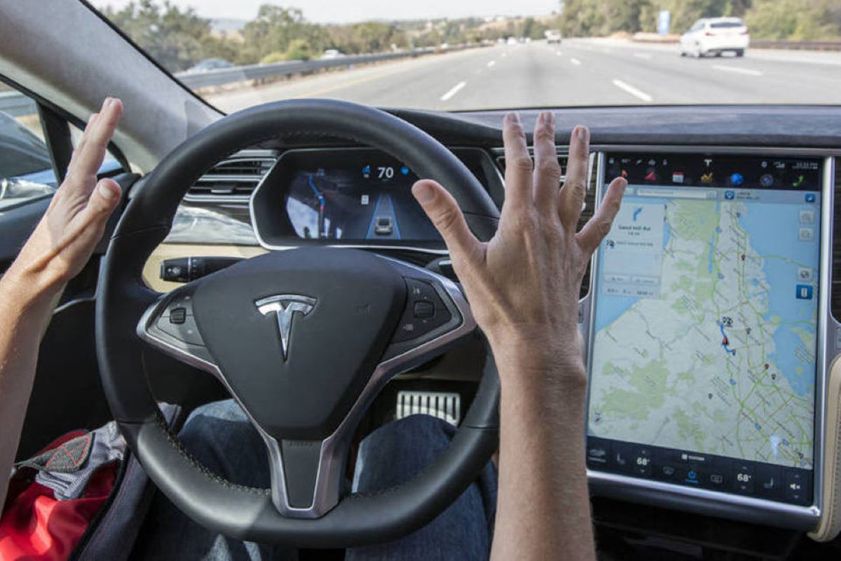 Piloto automático da Tesla será liberado para mais motoristas