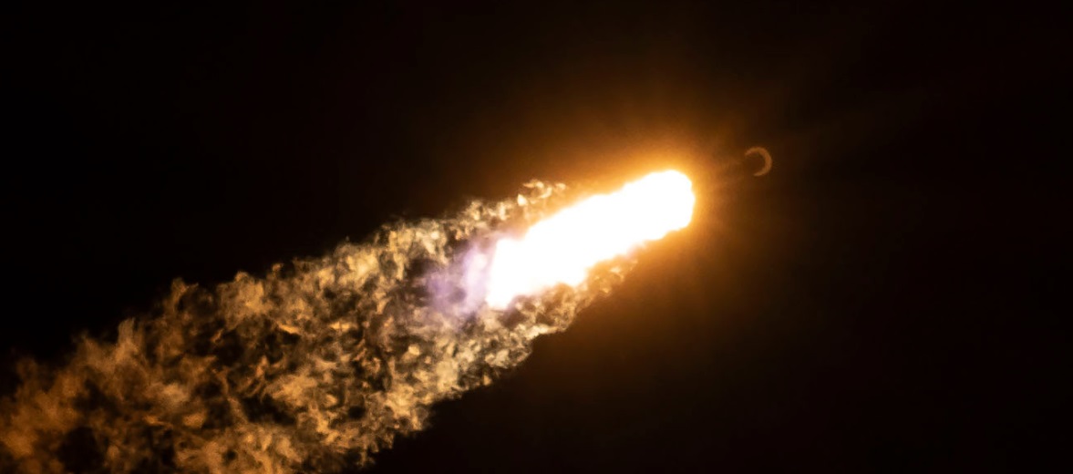 SpaceX lança 60 satélites Starlink no espaço com foguete reutilizável