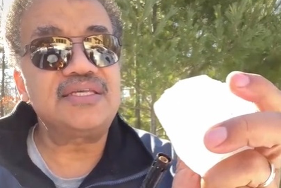 Por que a neve não derrete quando em contato com um isqueiro?